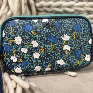 Coach Yankee Floral Double Zip Clutch - Like New